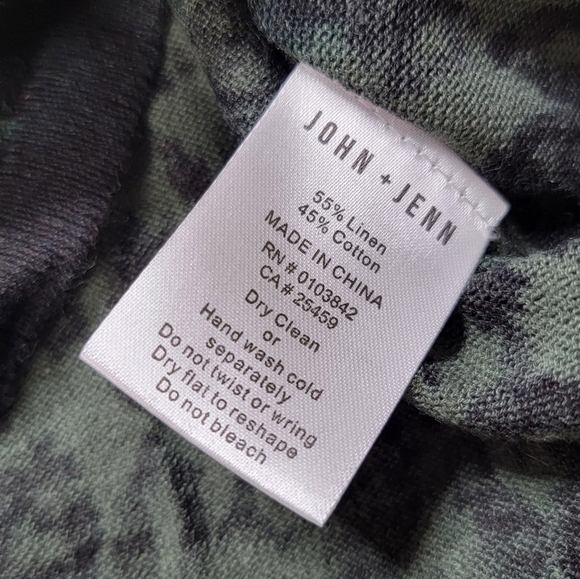 John + Jenn Forest Green Leopard Black Short Sleeve Tshirt NWT Size XS - Picture 12 of 12